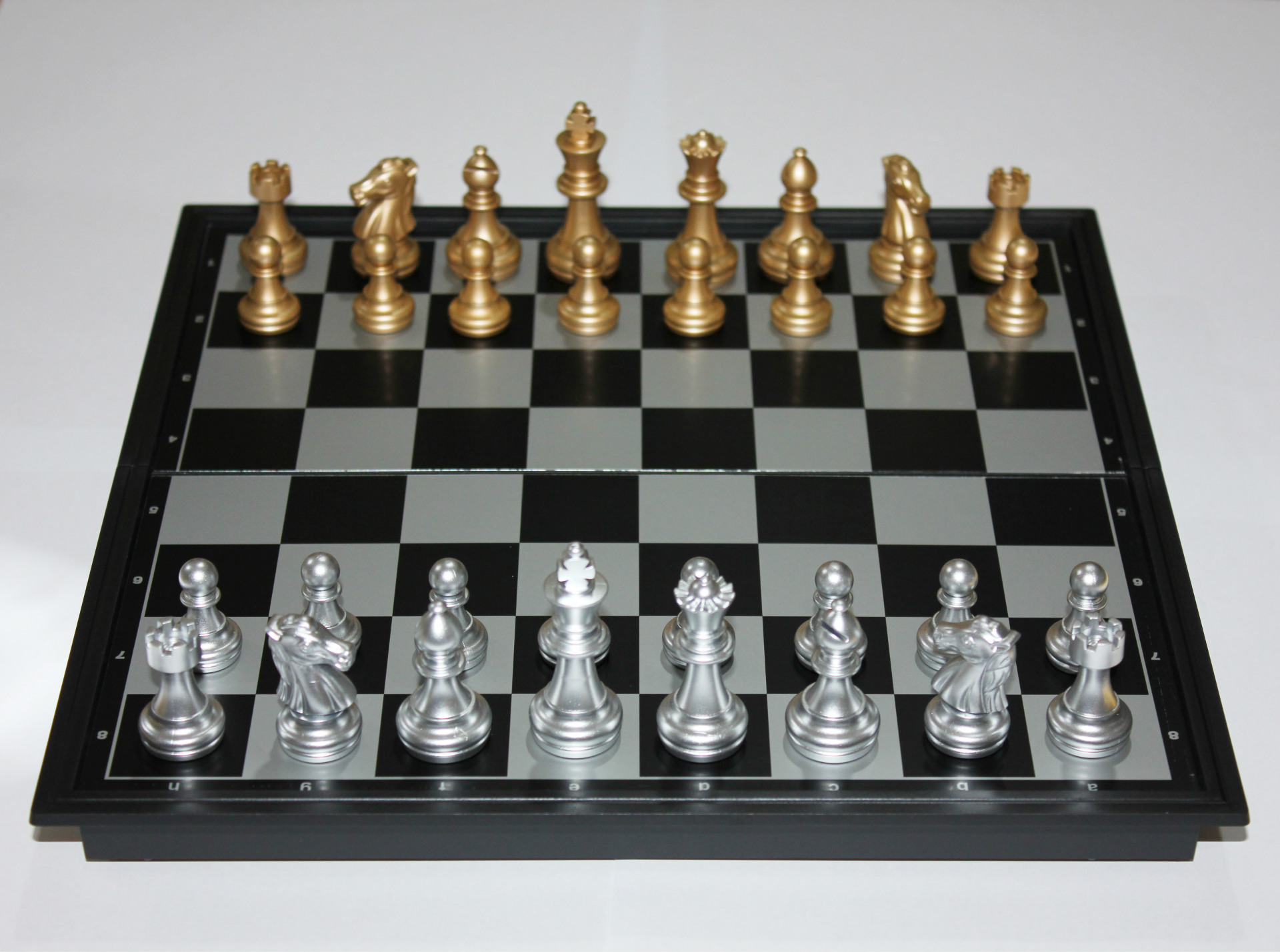 淘宝热销国际象棋金银色磁力磁性加强折叠棋盘方便携带